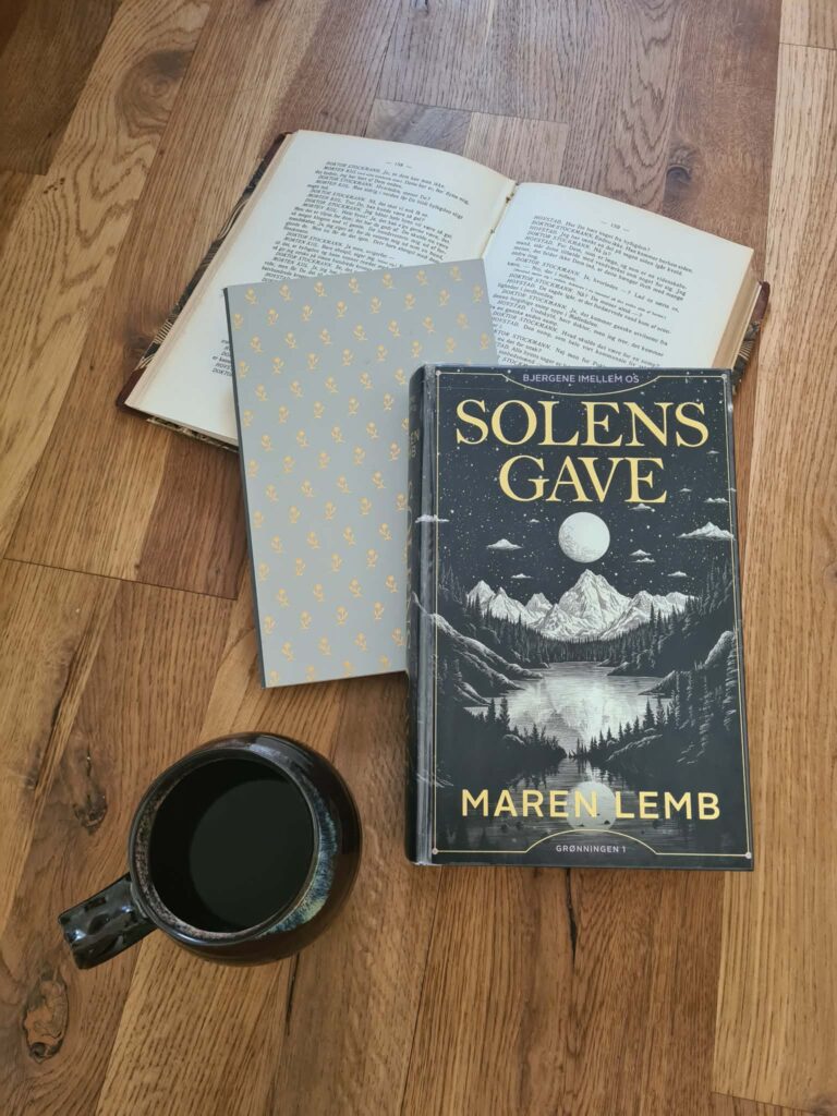 Solens Gave af Maren Lemb, dansk fantasyroman og nomineret til Bedste danske fantasydebut 2026.
